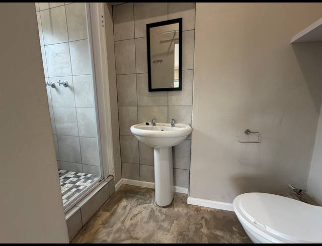 1 BEDROOM SEMI DETACHED TO LET IN GREENDALE